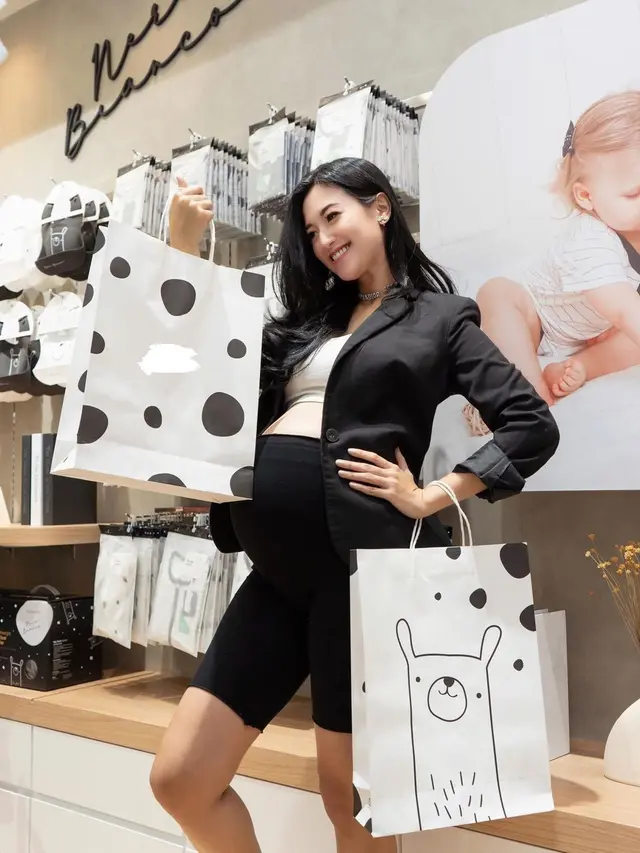 Baby Bump Sylvia Fully hamil anak ketiga (Foto: Instagram @sylvia_fully88)