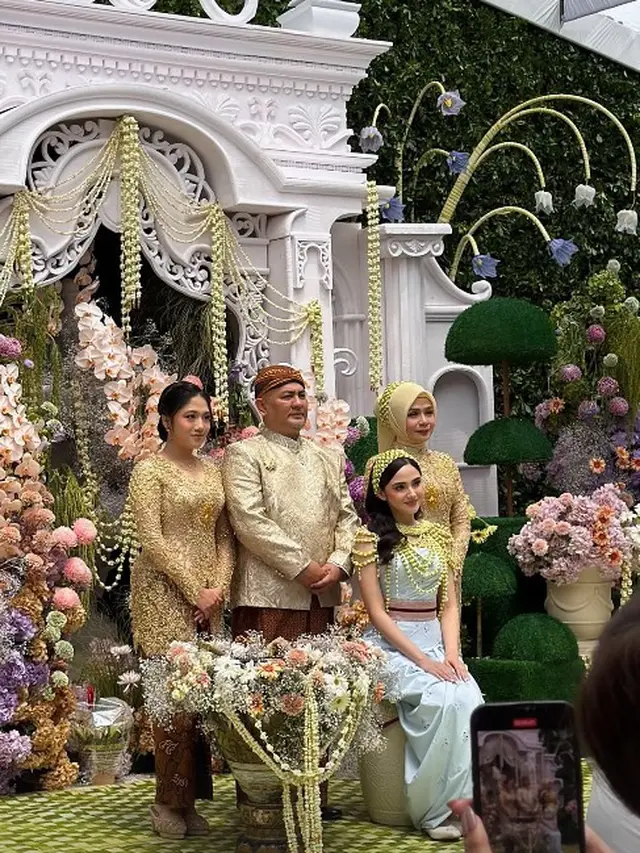 Dekorasi Pengajian dan Siraman Syifa Hadju (Foto: Instagram @shabrinaluna)