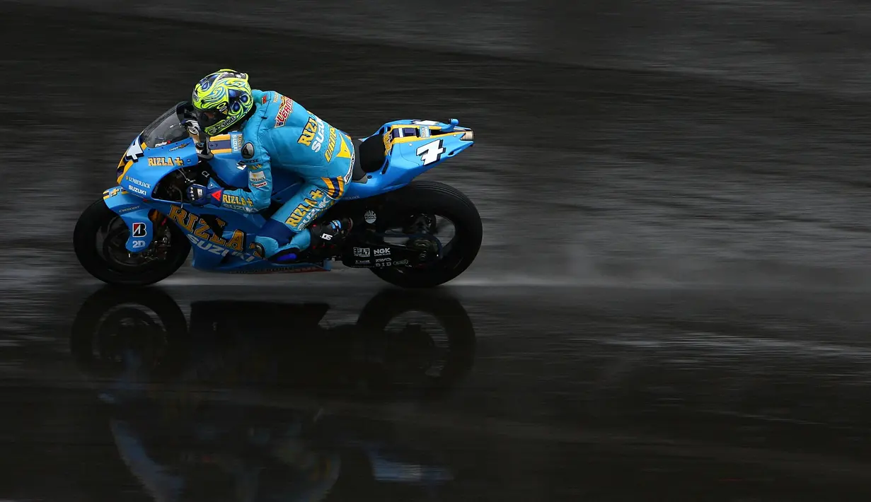 Chris Vermeulen menjadi pembalap Suzuki terakhir yang berhasil menang di GP Prancis, yaitu pada 2007 silam. Kala itu, ia sukses menaklukkan Sirkuit Le Mans dalam kondisi turun hujan. Vermeulen sendiri direkrut oleh Suzuki pada 2006 usai menjadi runner up Superbike 2005. Pembalap asal Australia tersebut mampu mencatatkan satu kemenangan dan tujuh kali podium bersama tim yang bermarkas di Hamamatsu tersebut. (Getty Images via AFP/Darrell Ingham)