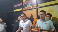 Barang bukti kasus persetubuhan anak di bawah umur diungkap Unit PPA Satreskrim Polresta Bandar Lampung.  Foto : (Liputan6.com/Ardi).