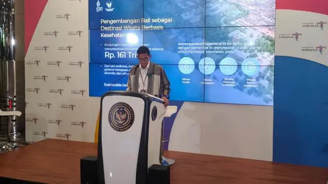 Menparekraf Sandiaga Uno di The Weekly Brief with Sandi Uno