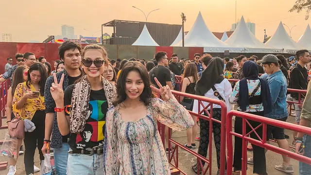 6 Potret Kekompakan Indah Permatasari dengan Adik Perempuannya Ini Curi Perhatian