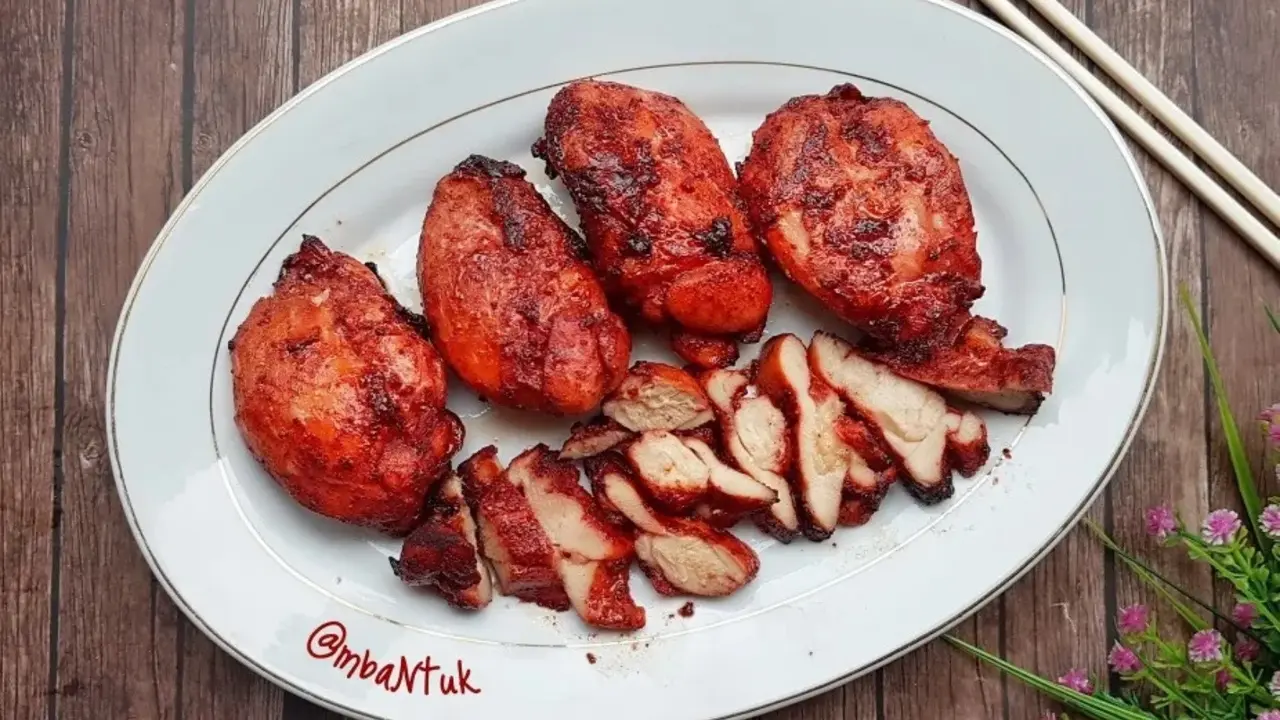 Resep ayam panggang bumbu merah. (dok. Cookpad @mbantuk)