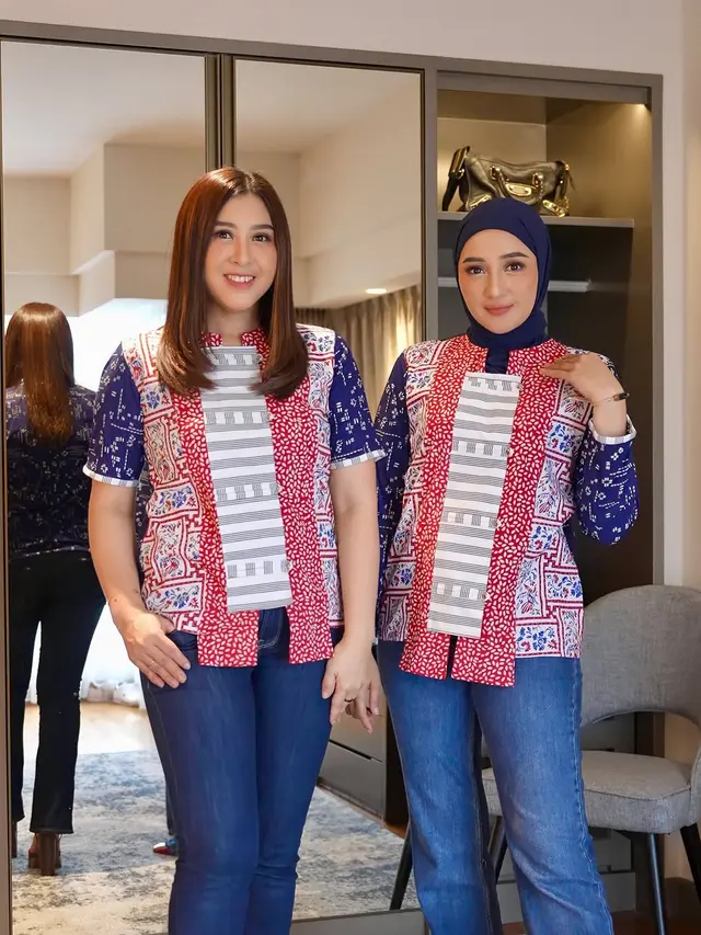 Bestie Sejati, 5 Potret Penti Nur Afiani dan Errina GD yang Hobi Pakai Baju Senada (credit: instagram/pentypenk).