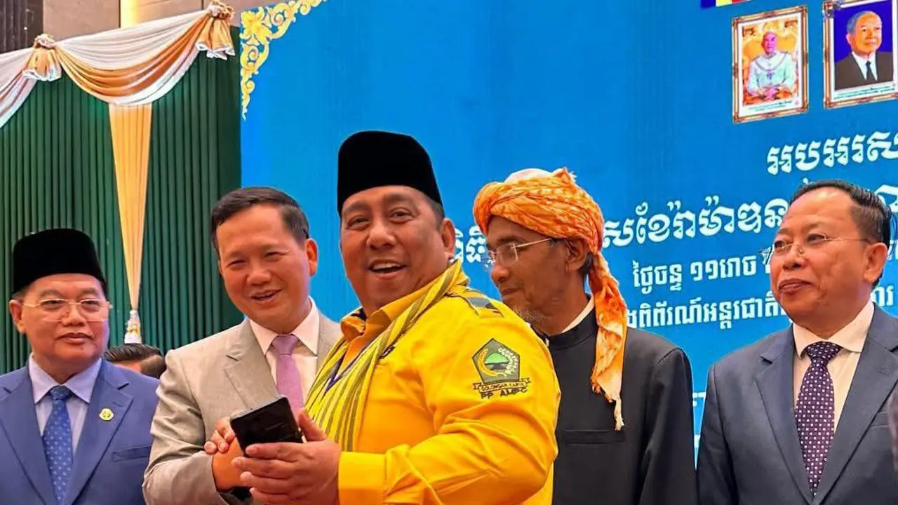 Ketua Umum Pimpinan Pusat Angkatan Muda Partai Golkar (PP AMPG), Said Aldi Al Idrus, menghadiri undangan buka puasa bersama Perdana Menteri Kamboja, Hun Manet, di Phnom Penh, Senin (24/3).