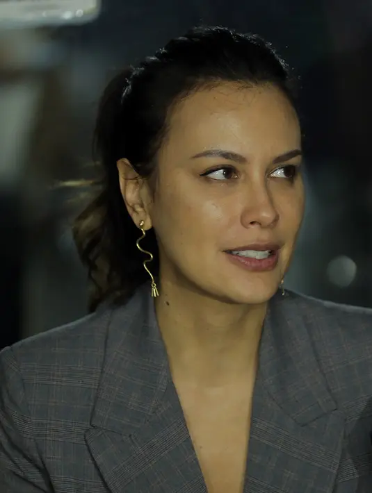 Ariel NOAH yang dikonfirmasi beberapa waktu lalu memilih tak mau menjawab kabar yang tengah beredar. Bahkan, Ariel mengaku tak tahu jika fotonya tidak lagi ada di instagram pribadi Sophia Latjuba. (Deki Prayoga/Bintang.com)