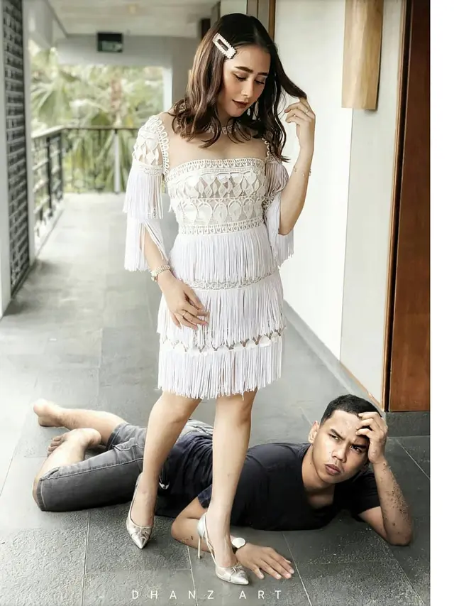 6 Editan Foto Prilly Latuconsina Berbagai Profesi Ini Kocak