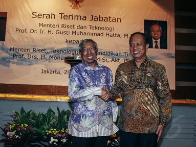Serah terima jabatan Menteri Riset, Teknologi, dan Pendidikan Tinggi dari Gusti Muhammad Hatta ke Mohamad Nasir, Jakarta, Selasa (28/10/2014). (Liputan6.com/Faizal Fanani)