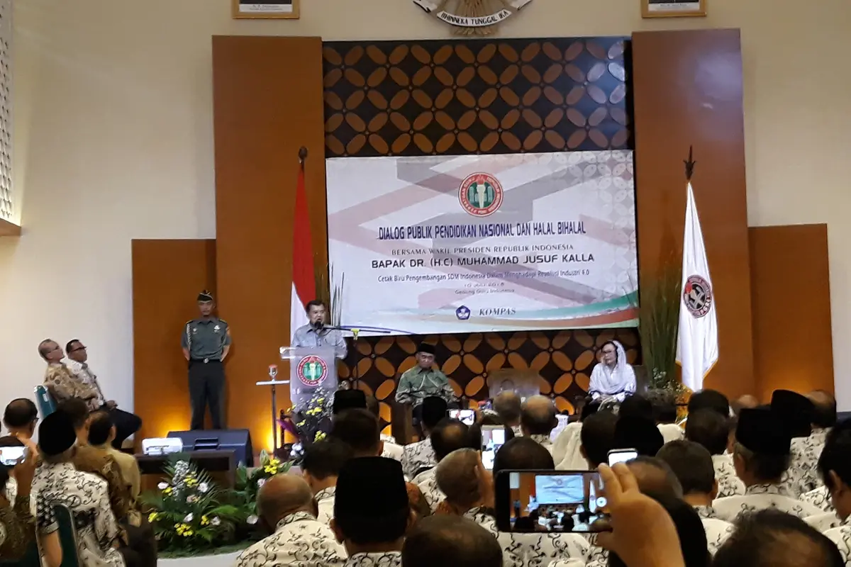 Dialog publik pendidikan nasional bersama Wapres Jusuf Kalla di Gedung PGRI, Tanah Abang, Jakarta Pusat.