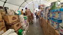 Organisasi Kemanusiaan Bulan Sabit Merah Indonesia atau BSMI mengirimkan bantuan khusus anak dan manula yang tinggal di kem pengungsian gempa Turki, di taman Ataturk, Kahramanmares, Turki, Selasa (21/2/2023). Terdapat 4500-an pengungsi terdampak gempa di Taman Ataturk, Kahramanmares. Sepertiga dari pengungsi tersebut adalah anak dan manula. (Liputan6.com/Andry Haryanto)