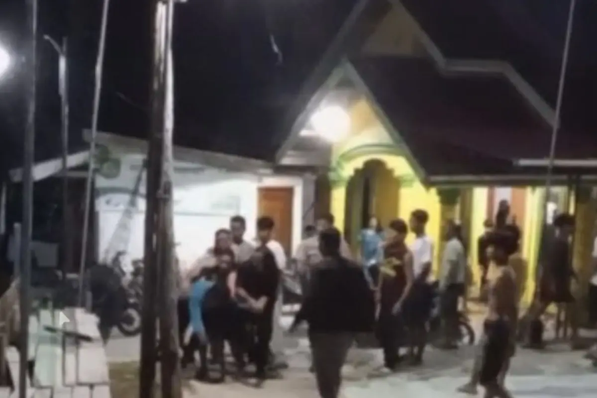 Polisi Ditikam Saat Kawal Mediasi Kasus di Rumah Kepala Desa