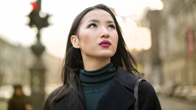 Ilustrasi perempuan berkarakter