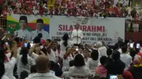 Calon Presiden Petahana Jokowi berkampanye di GOR Ciracas, Jakarta Timur. (Merdeka.com)