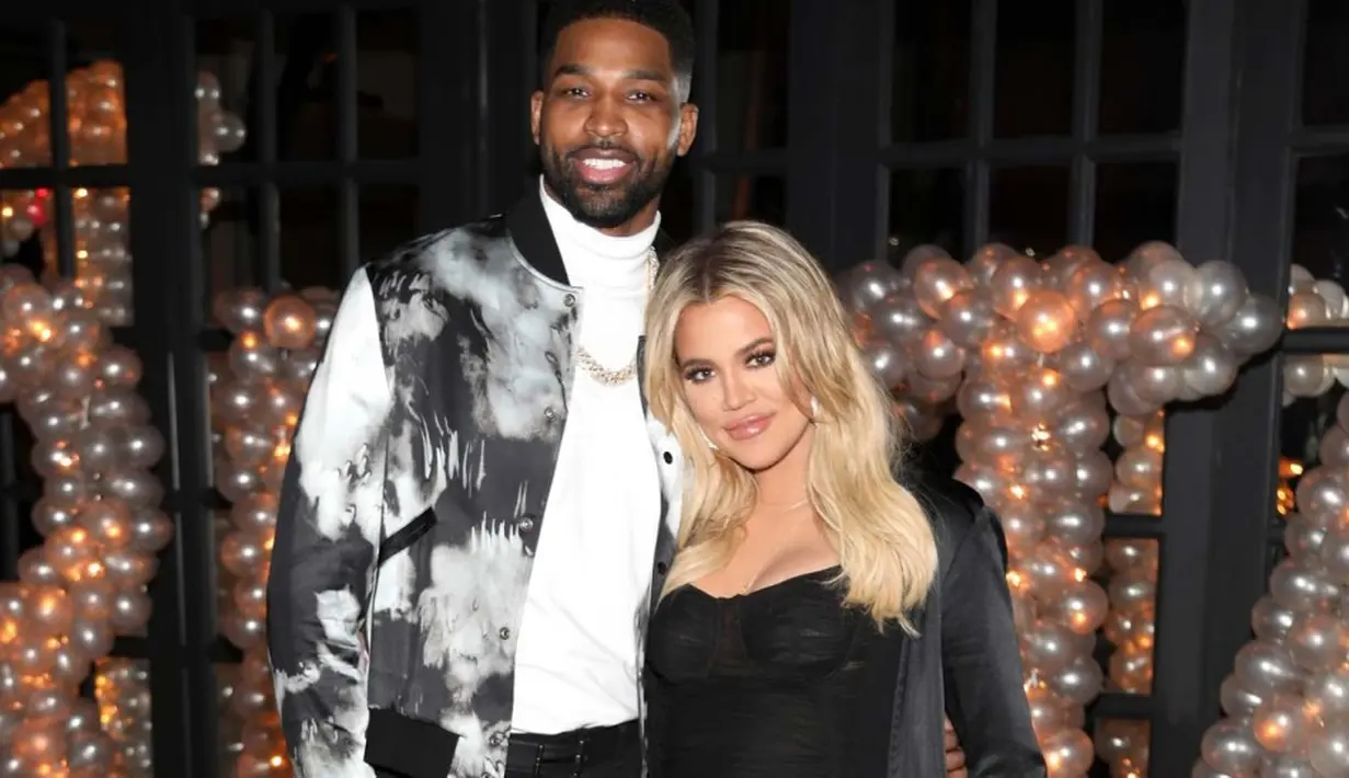 Banyak yang mempertanyakan apakah Khloe Kardashian sebenarnya sudah bertunangan dengan Tristan atau belum. (Jerritt Clark - Getty Images)