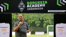 Ketua Umum KONI, Marciano Norman memberikan keterangan saat&nbsp;Launching Borussia Academy di Deutsche Schule Jakarta, BSD, Tangerang, Sabtu (03/06/2023). (Bola.com/Bagaskara Lazuardi)