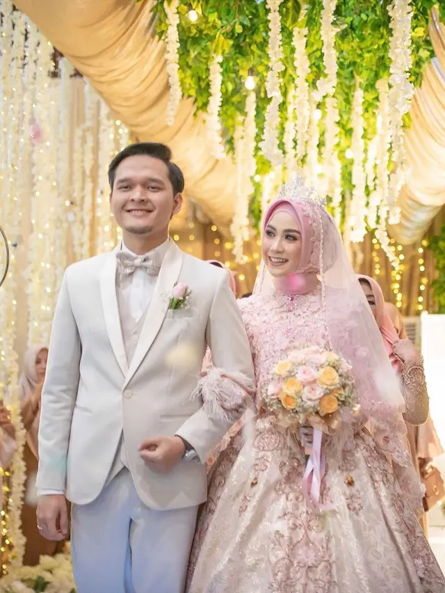 Menikah Tanpa Pacaran, Ini 6 Momen Manis Anisa Rahma dan Anandito