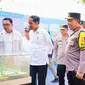 Kapolri Jenderal Listyo Sigit Prabowo saat mendampingi Presiden Joko Widodo (Jokowi) di Ibu Kota Nusantara (IKN), Kalimantan Timur (Kaltim), pada Kamis, (21/12/2023). (Dok. Istimewa)