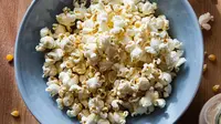 Asal mula terciptanya popcorn, camilan renyah yang identik dengan bioskop