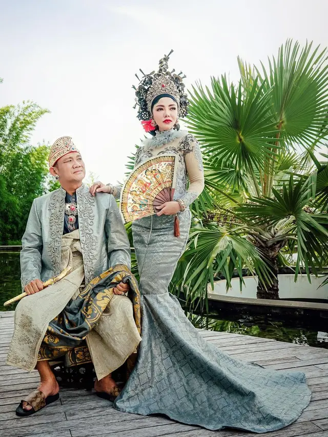 6 Gaya Pemotretan Bella Shofie dan Suami Pakai Baju Adat Bali, Tampil Serasi