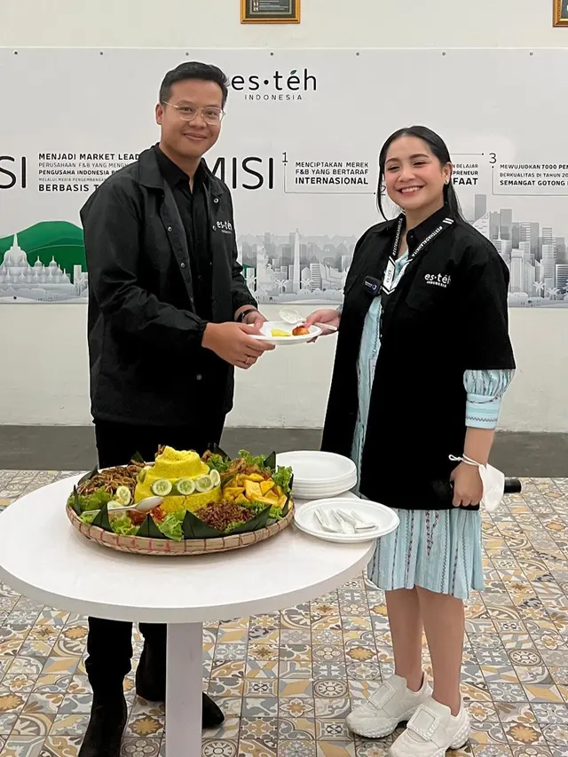 6 Potret Nagita Slavina Ditunjuk Jadi CEO Brand Minuman, Perluas Dunia Bisnis