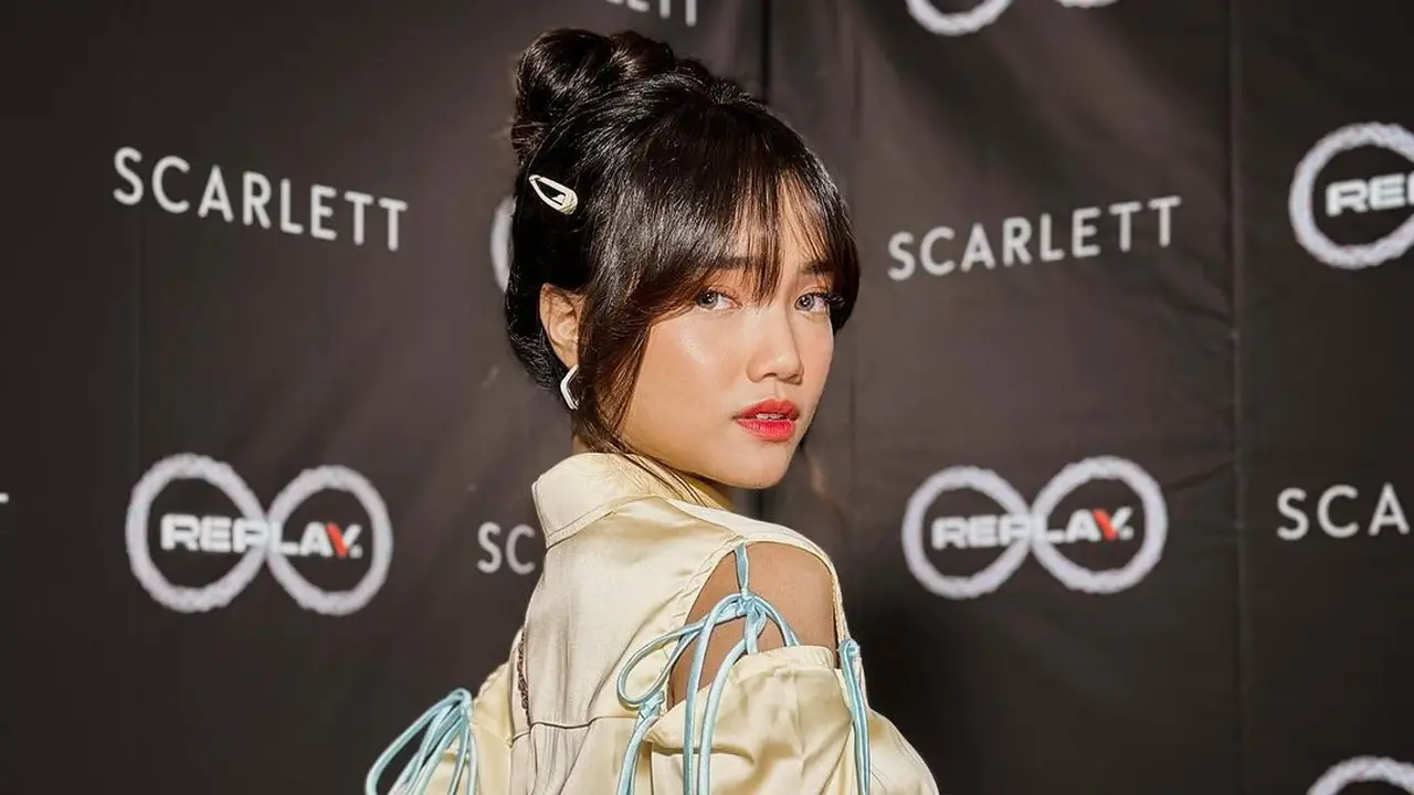 6 Penampilan Kontras Duo Bestie Fuji An dan Azizah Salsha di Met Gala Tiktok Reply 2023, Sama-sama Menawan