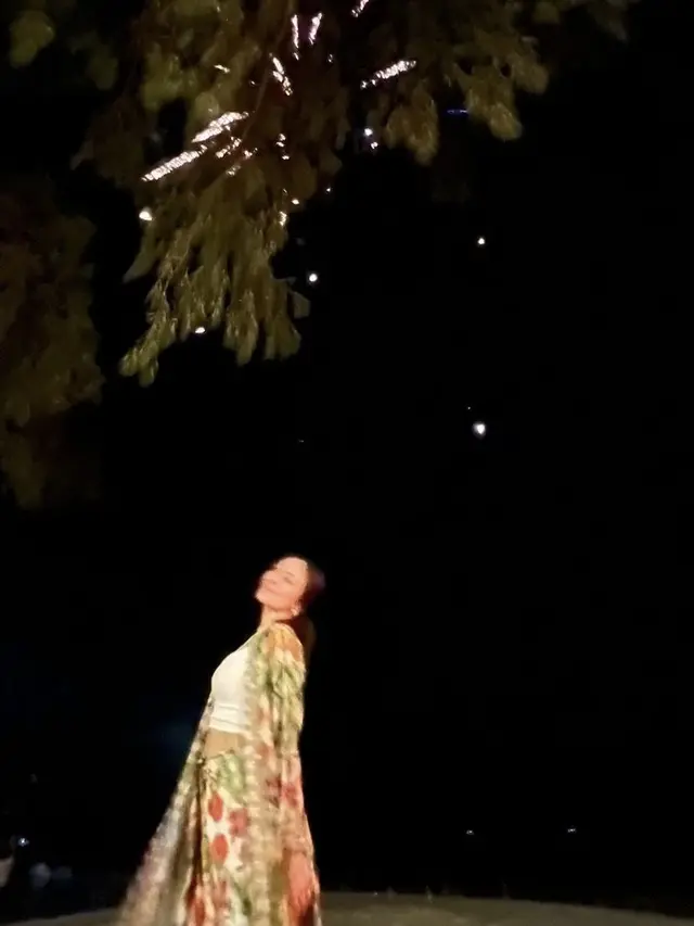 Gaya Awet Muda Wulan Guritno Rayakan Ulang Tahun ke-43. [@wulanguritno]