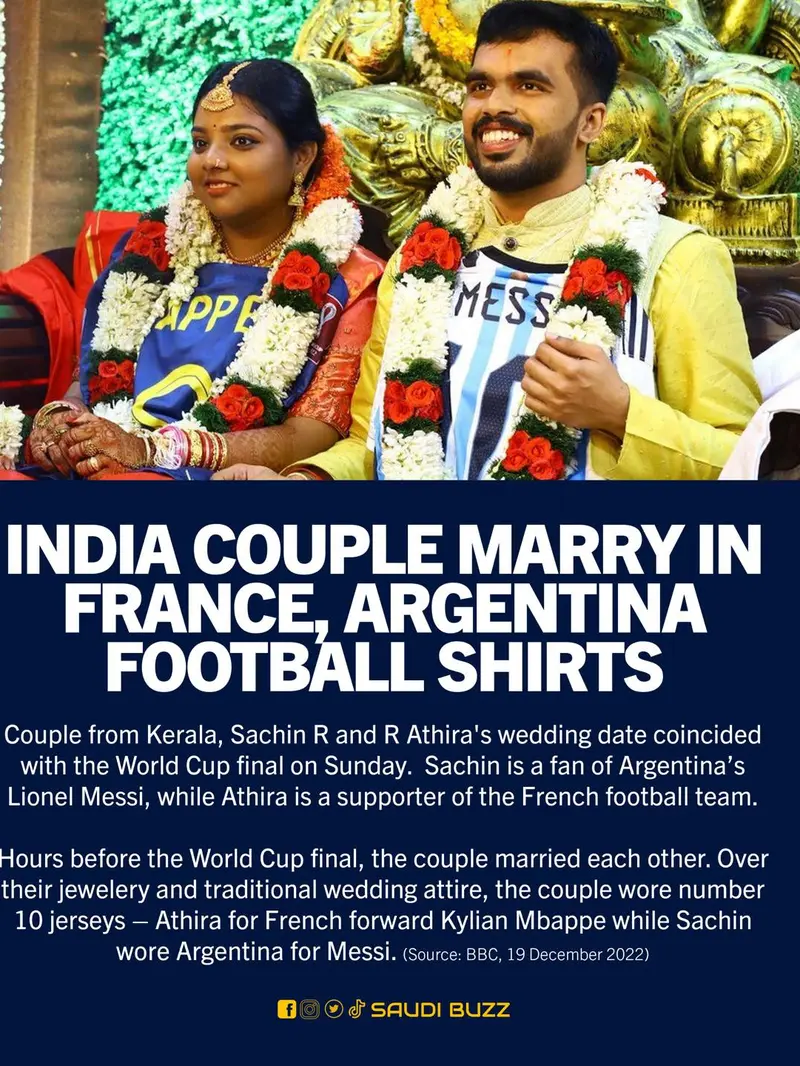 Potret Sachin dan Athira yang mengenakan kaus Mbappe dan Messi dalam pernikahannya di Kerala.