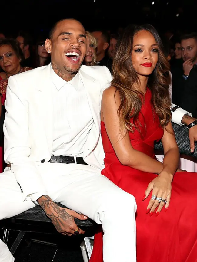 Chris Brown dan Rihanna mengakhiri hubungannyasekitar tahun 2009 silam. Hal itu terjadi  lantaran Chris melakukan penyerangan terhadap Riri yang tak diketahui apa penyebab sebelumnya. (AFP/Bintang.com)