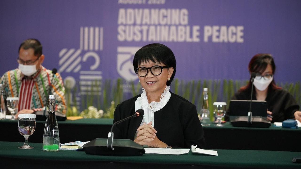 Menlu Retno Marsudi dalam press briefing bersama dengan awak media secara virtual pada Kamis 27 Agustus 2020.