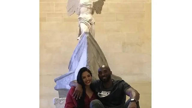 7 Potret Kenangan Kobe Bryant dan Istri, Tulis Pesan Haru di Media Sosial