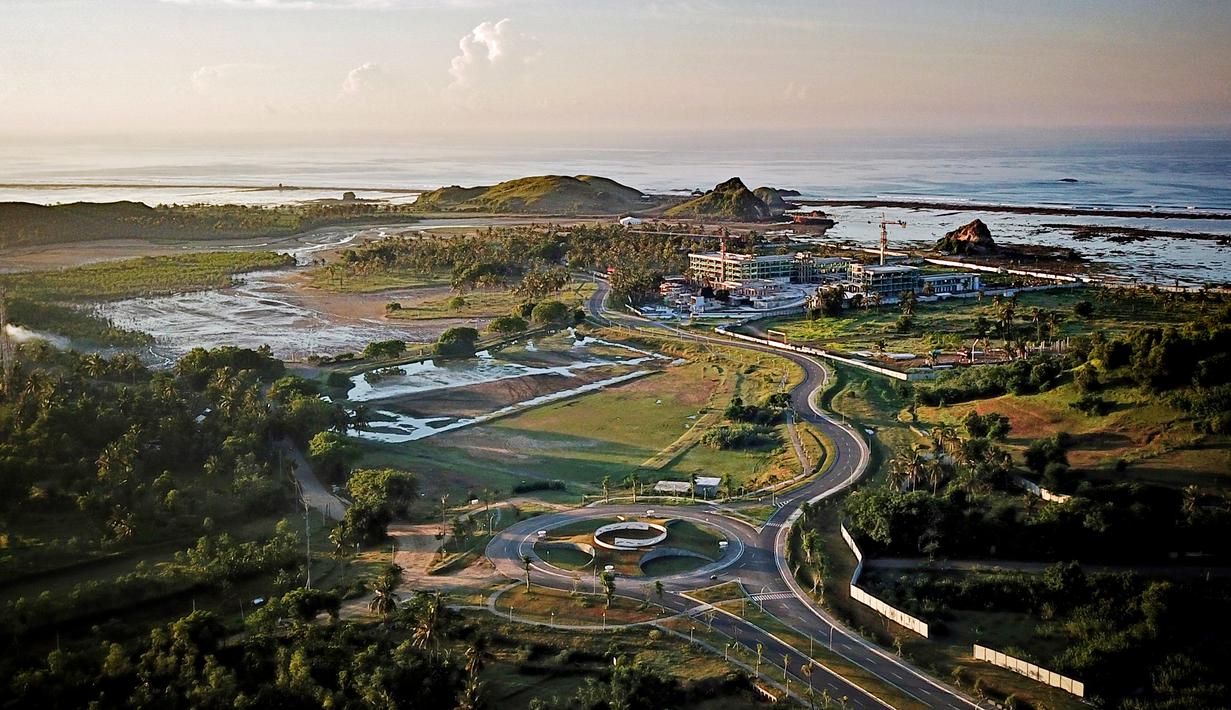 Panjang lintasan Sirkuit Mandalika mencapai 4,31 kilometer dan memiliki 17 tikungan.