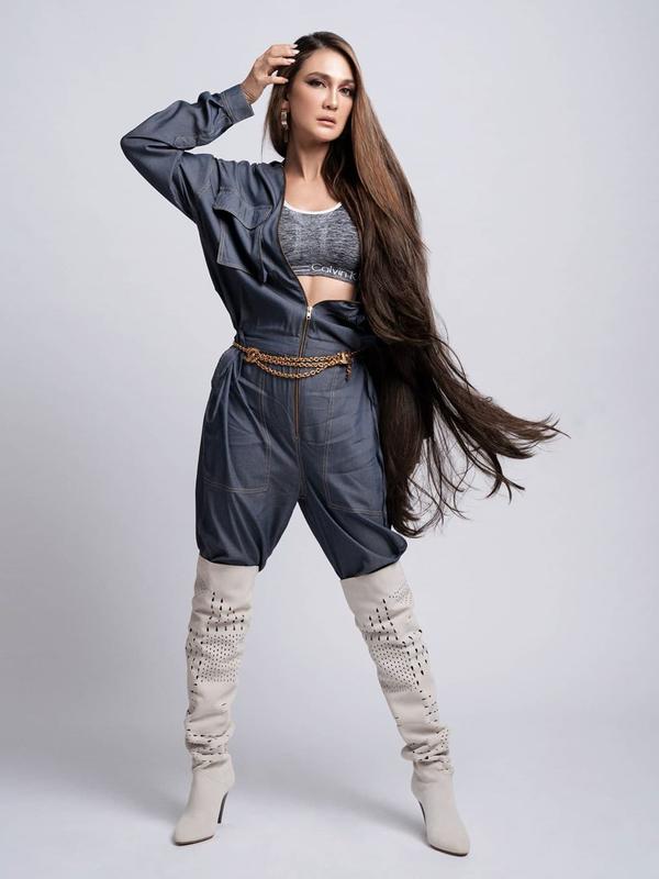 Luna Maya (Sumber: Instagram/lunamaya)