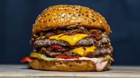 Juicy facts about burgers that will surprise you. (Photo: amirali mirhashemian/Unsplash)