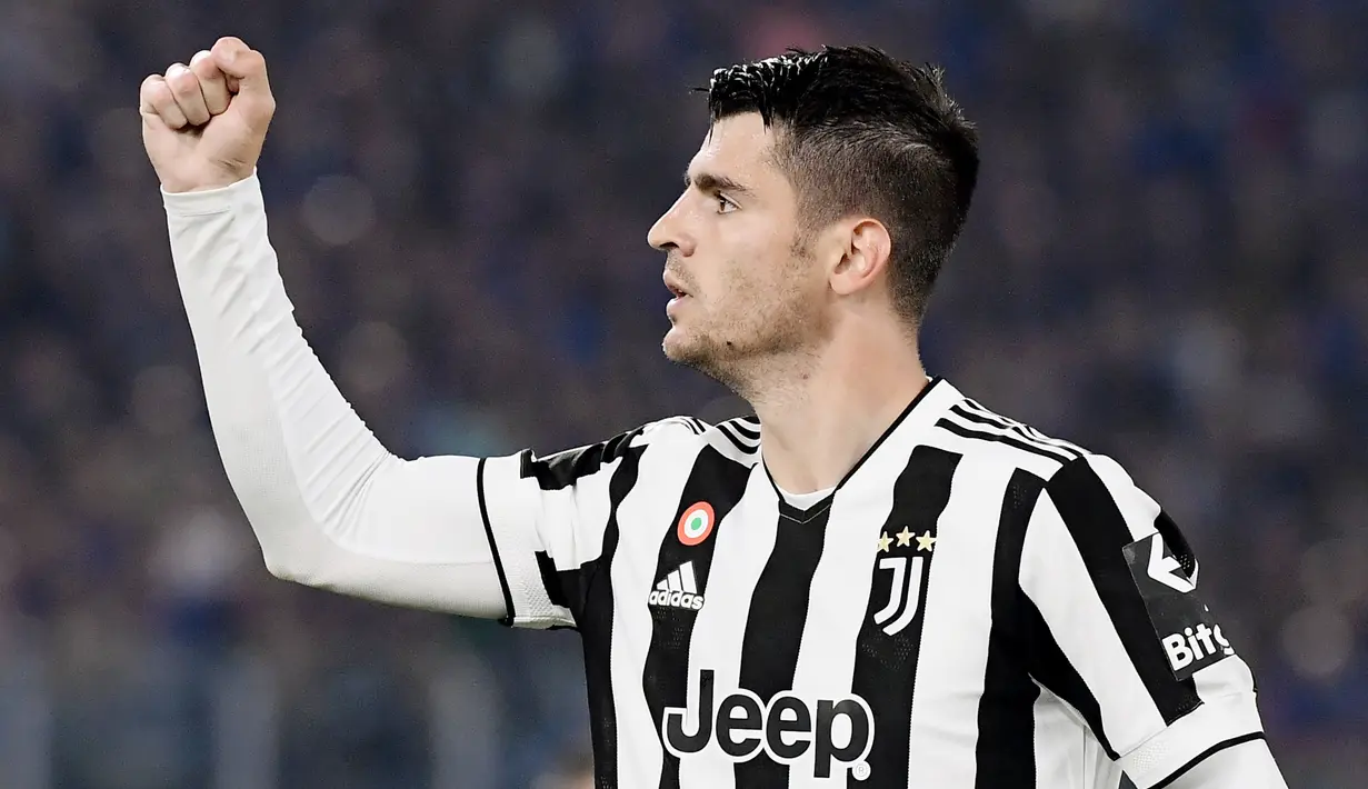 Performa Alvaro Morata pada musim 2014-2016 merupakan salah satu periode terbaik dalam karier sepakbolanya. Bersama Nyonta tua ia berhasil menjelma menjadi mesin gol. Sebelum kembali ke Juventus pada musim 2020, Morata sempat berkelana ke Real Madrid, Chelsea, dan juga Atletico Madrid. (AFP/Filippo Monteforte)