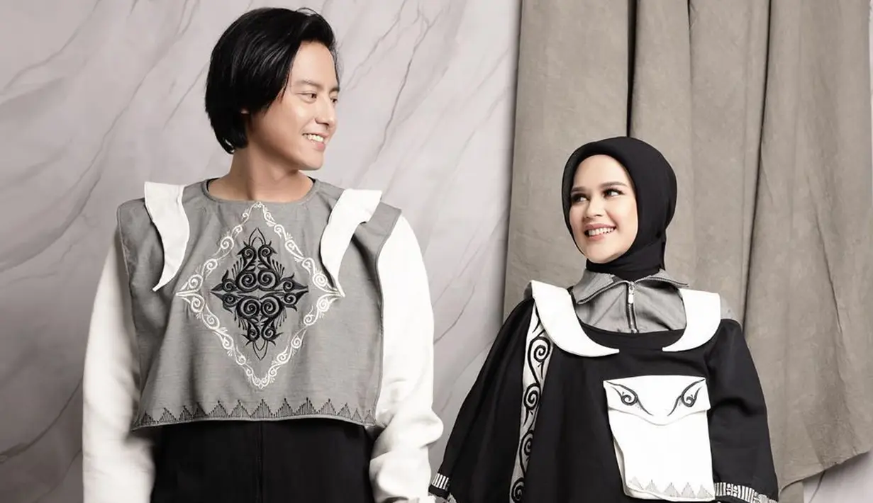 Roger Danuarta dan Cut Meyriska kini tengah berbahagia menikmati peran baru mereka sebagai orang tua. Jumat (17/7/2020), Cut Meyriska melahirkan anak pertamanya yang berjenis kelamin laki-laki. (Instagram/rogerojey)