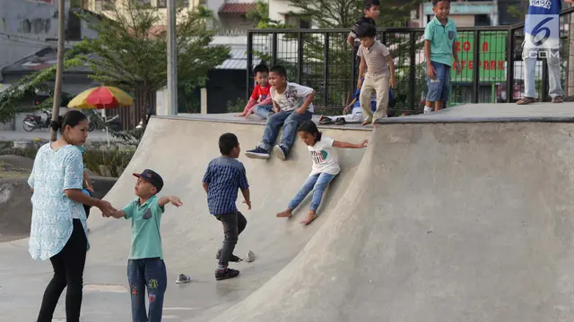 Keceriaan Anak Anak Bermain di RPTRA Kalijodo