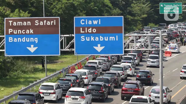 Kepadatan Arus Lalu Lintas Menuju Puncak Bogor