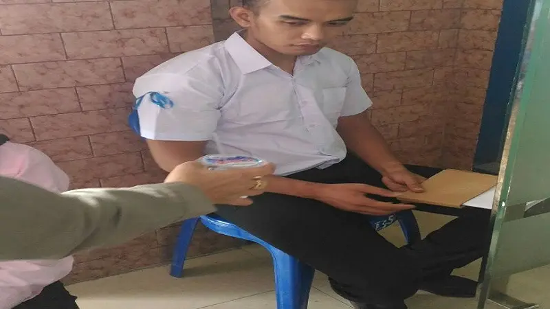 Martinus, Pemuda asal Jakarta ini tertangkap jadi joki tes CPNS Kemenkumham di Makassar (Liputan6.com/ Eka Hakim)