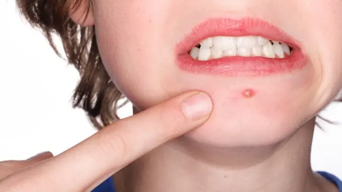 [Bintang] 5 Hal Jorok untuk Dilakukan Cewek tapi Nikmat Rasanya