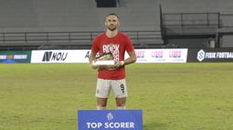 Di musim ini, dirinya tidak pernah sekalipun absen dalam pertandingan yang dilakoninya bersama Bali United. Ia pun mampu mencetak 23 gol dan 4 assist. (Bola.com/M Iqbal Ichsan)