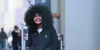 Stand Up Comedy Academy 3 (SUCA 3) kembali digelar di Indosiar. Banyak impian dari peserta berjuang di ajang pencarian bakat tersebut. Salah satunya, Zaka peserta dari Makassar. (Adrian Putra/Bintang.com)