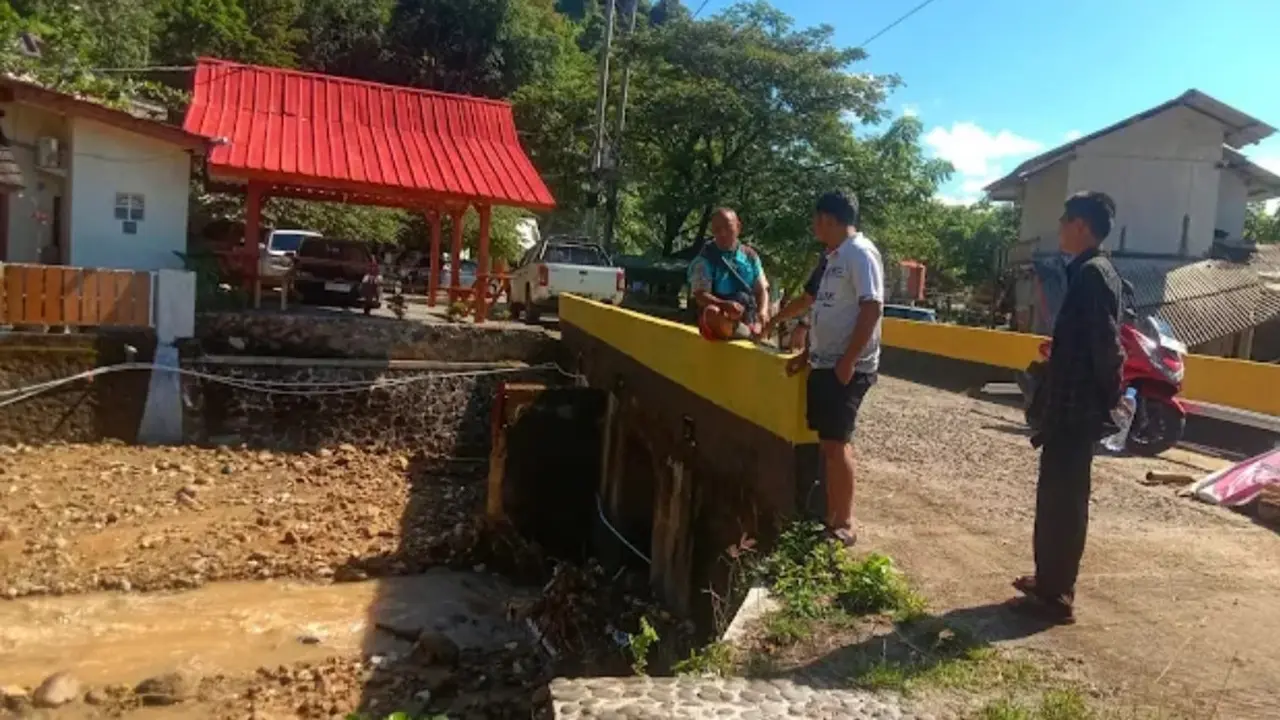 Sisa-sisa banjir di Sukabumi