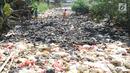 Suasana Sungai Kalibaru di Kampung Bambu Kuning, Bojong Baru, Bogor (12/9). Kurangnya kesadaran berbagai pihak akan kebersihan sungai menyebabkan Sungai yang merupakan anak Sungai Ciliwung dipenuhi tumpukan sampah rumah tangga. (Merdeka.com/Arie Basuki)