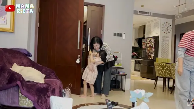 Potret Ruang Tamu Rumah Rieta Amalia