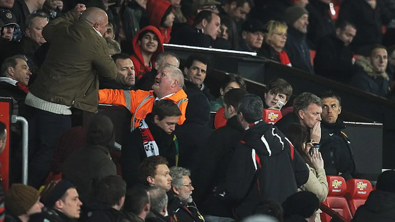 Fans MU vs Moyes