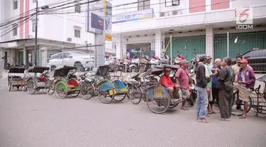 1300 becak Jakarta siap beroperasi menyusul rencana pencabutan larangan becak di DKI Jakarta oleh Gubernur Anies Baswedan.