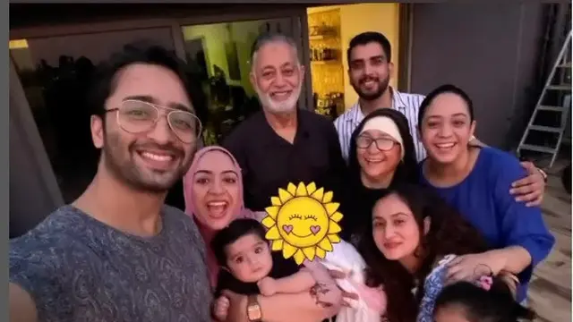 Foto kenangan Shaheer Sheikh bersama ayahnya (Foto: Instagram/@shaheernsheikh)