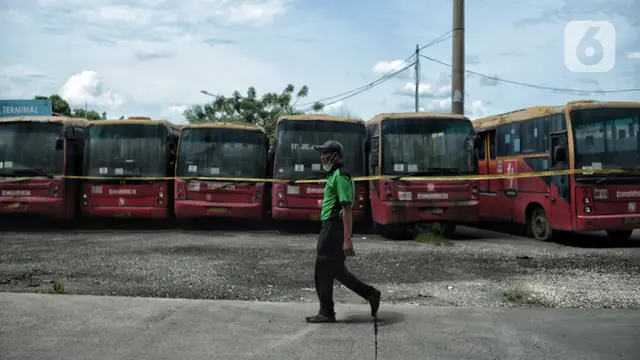 Ratusan Bus Transjakarta yang Terbengkalai Dilelang