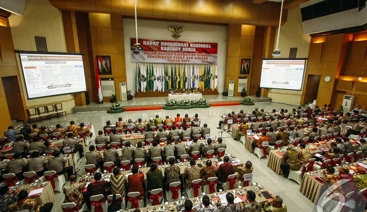 Suasana Rapat Koordinasi Nasional Kabinet Kerja di Gedung C, Sasana Bhakti Praja, Kantor Pusat Kemendagri, Jakarta, Selasa (4/11/2014). (Liputan6.com/Faizal Fanani)