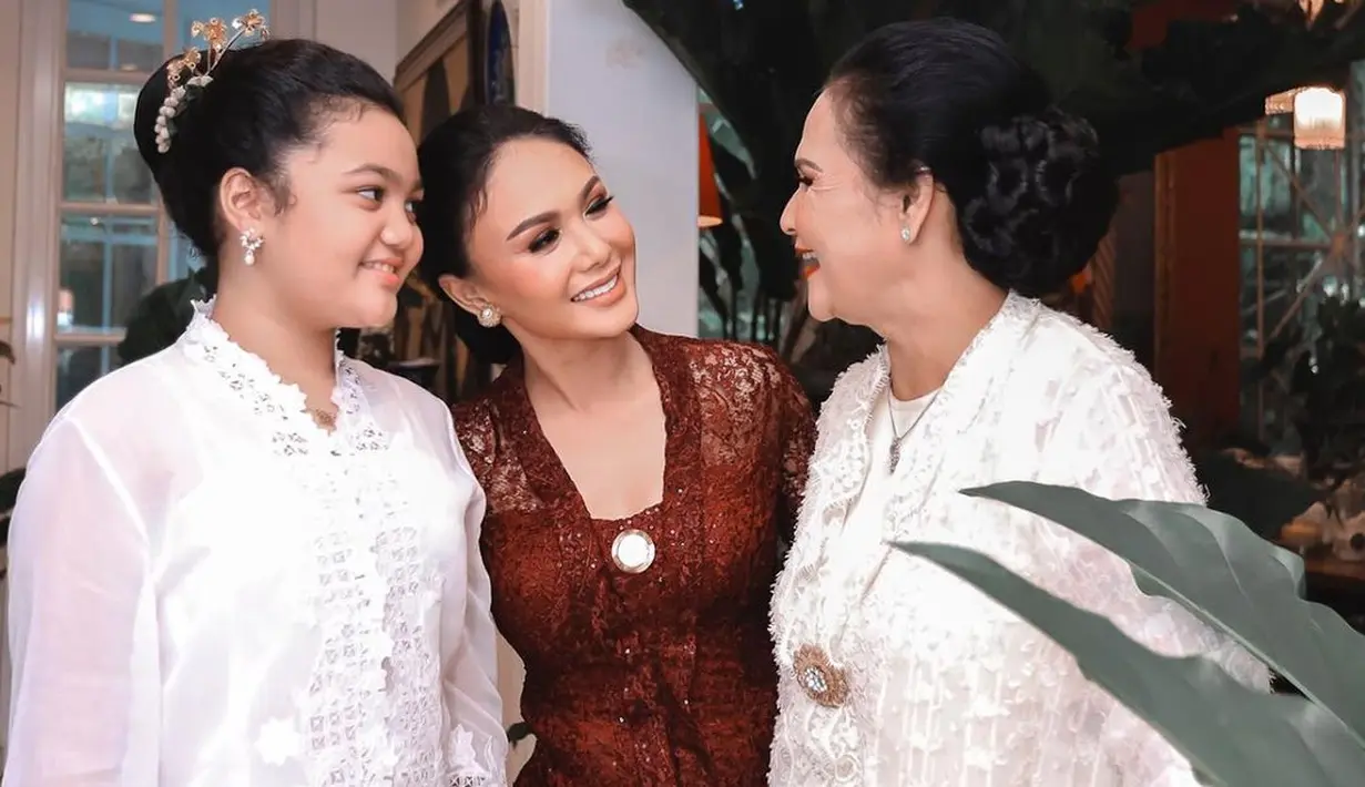 Yuni Shara Berkebaya (Instagram/yunishara36)